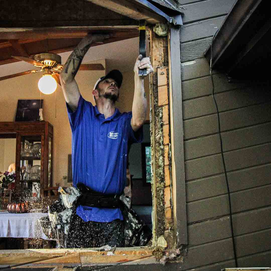 Window Installer Replacing a Bay Window