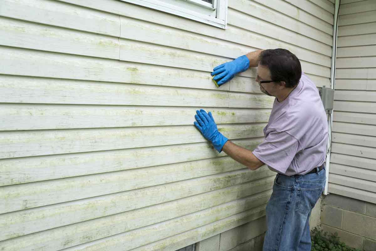 Power washing store vinyl siding